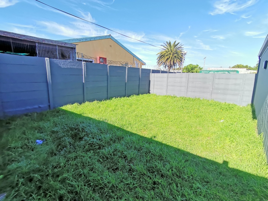 To Let 3 Bedroom Property for Rent in Athlone Western Cape